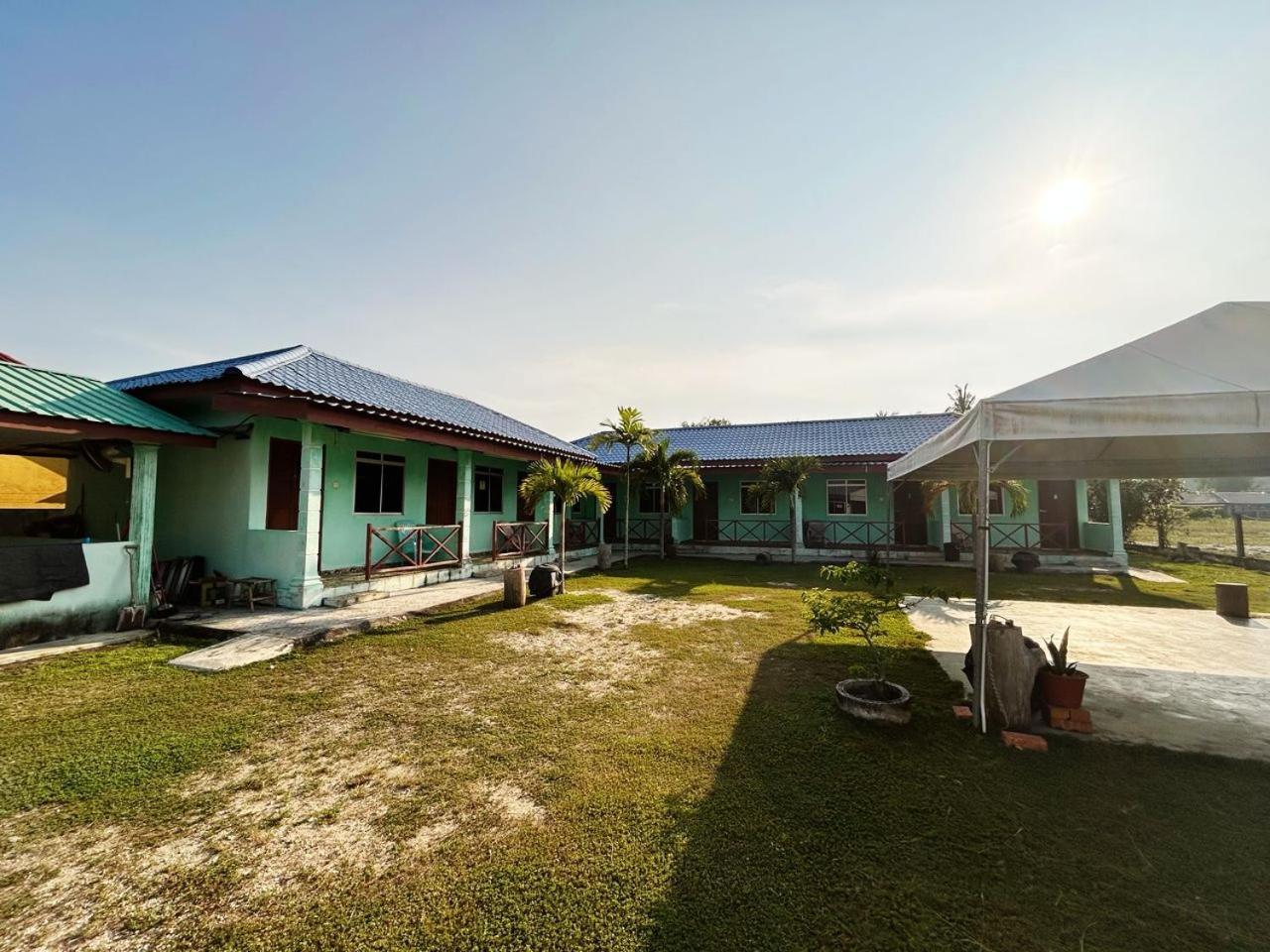 Teluk Senangin Chalet II Lumut Exterior photo